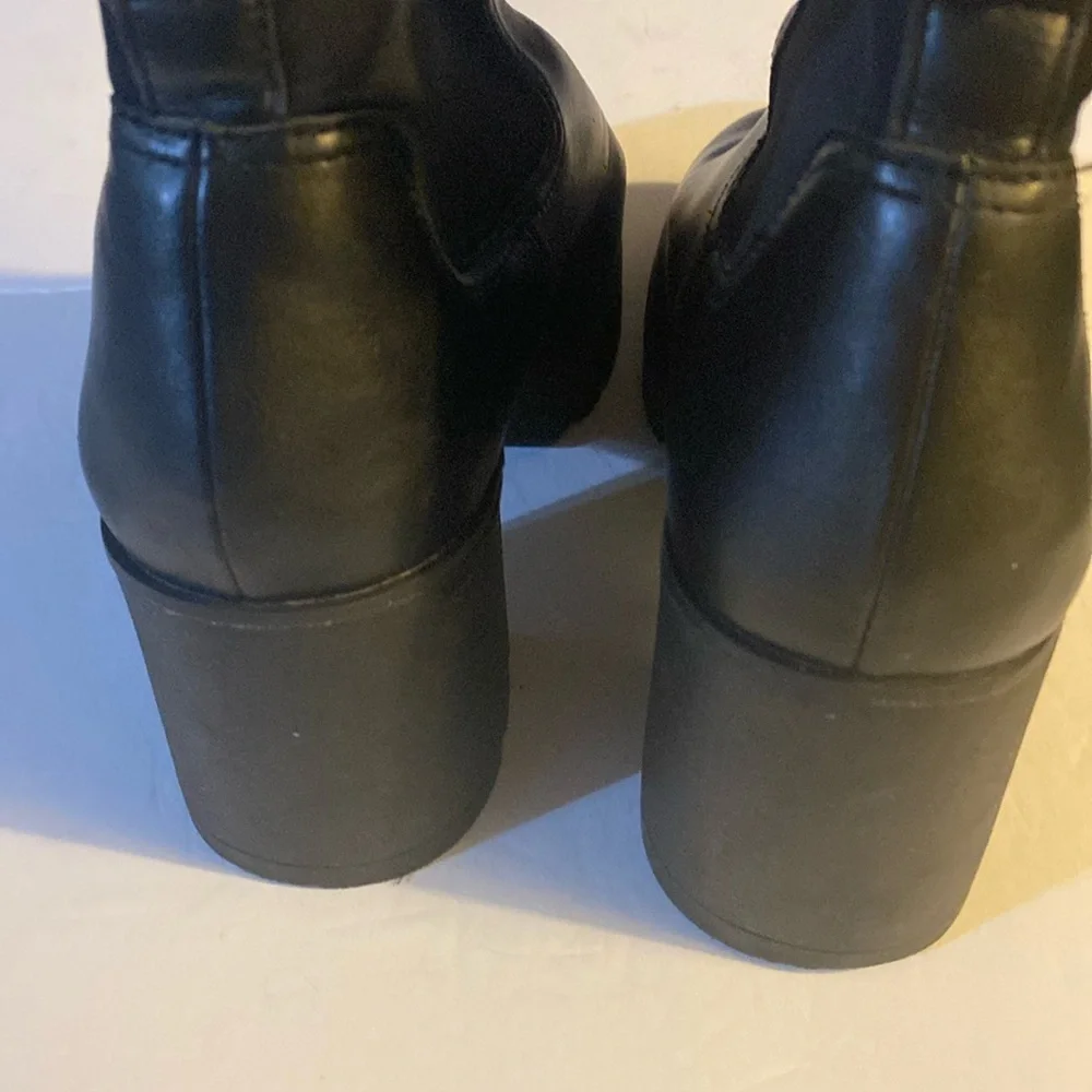 ALDO Chelsea Boots, Ankle Booties, Leather, Platform, Sz 9, chunky, matrix
